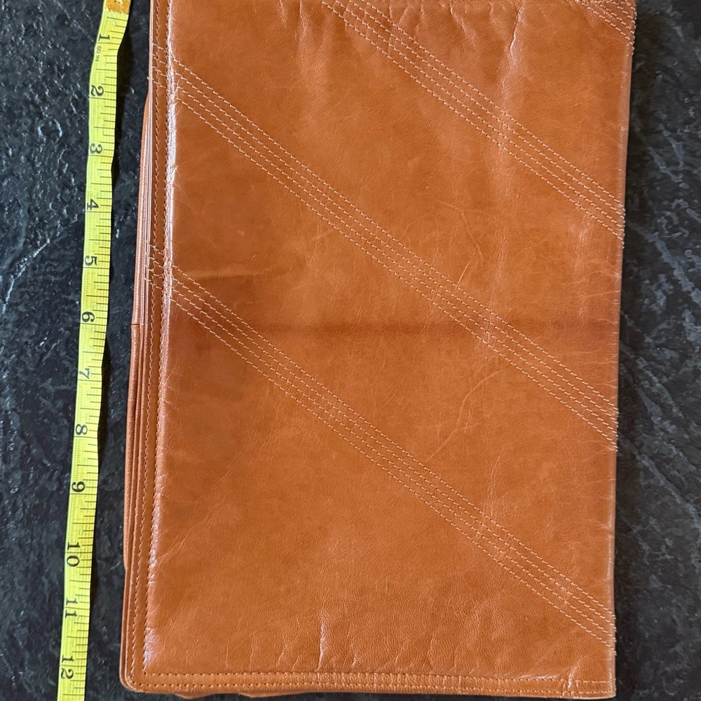 Bottega Veneta Authentic Vintage Tan Leather Clutch